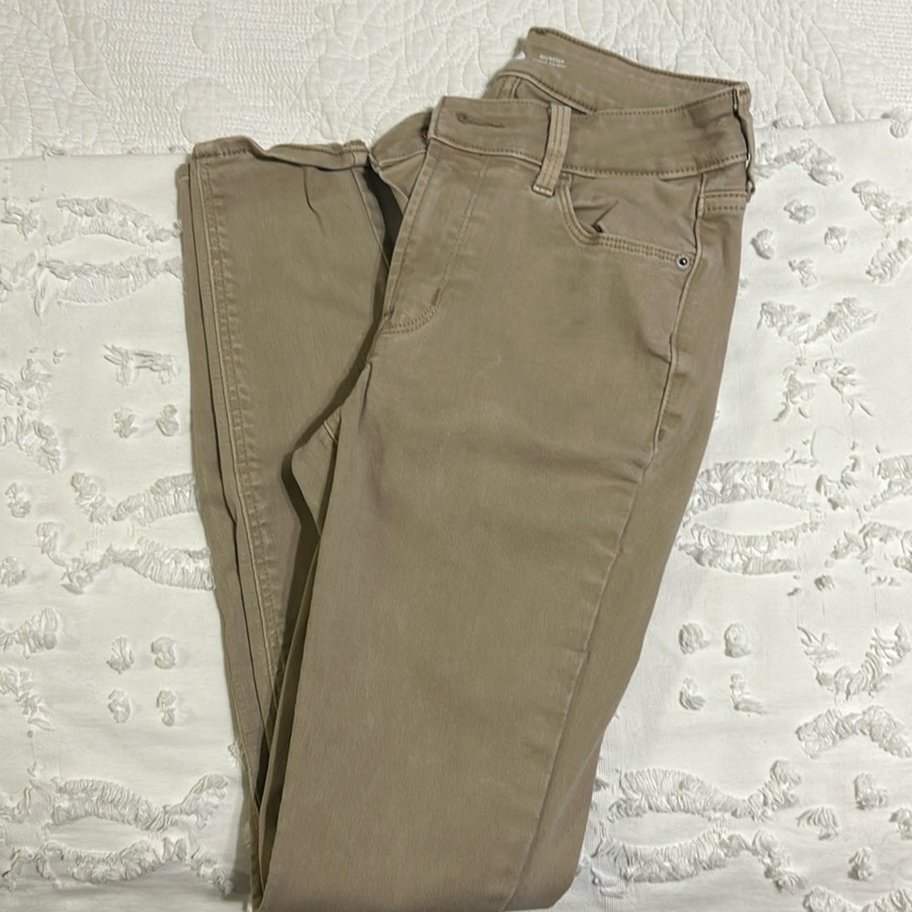 Old Navy khaki colored skinny jean size 0